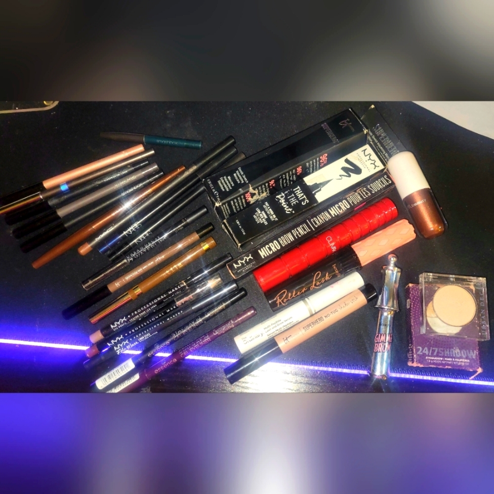 28 Eye Makeup Bundle